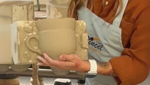 Blog1-interna-ceramicas-a-puro-puncel-De-la-arcilla-a-la-mesa-1300x737