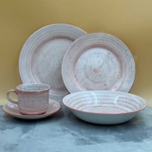 ceramicas-a-puro-pincel-vajillas-fondo-rosa-jaspiado-artesanias-en-el-carmen-de-viboral-1024x1024
