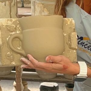 Experiencia-de-moldeado-ceramicas-a-puro-pincel-1024x1024-3